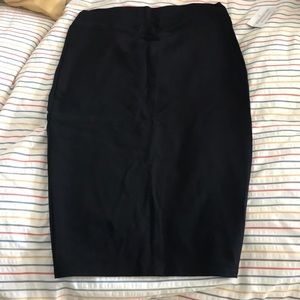 Stretchy black pencil skirt size m